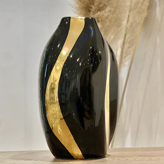 Ukrasna vazna Obsidian