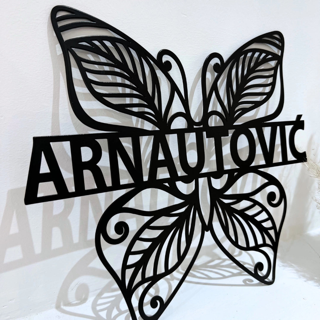 Metalni natpis za adresu crna boja leptir