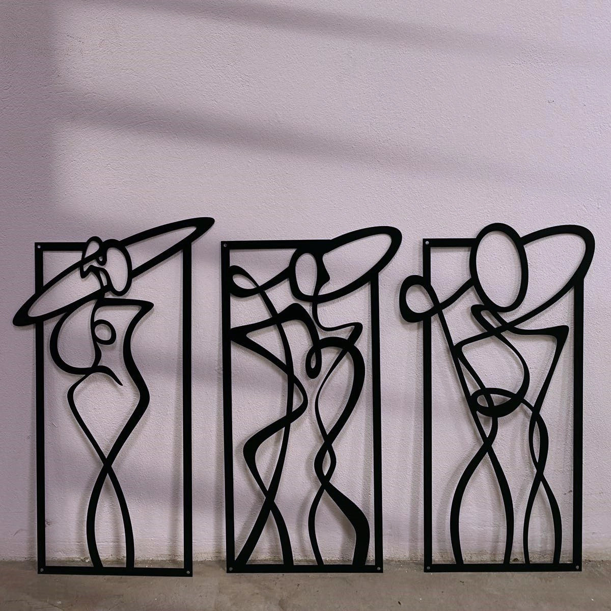 Metalna zidna dekoracija iz tri dijela apstrakt zene