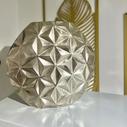 Dekorativna vazna Trion