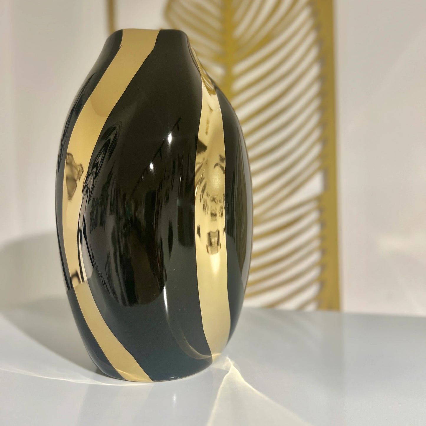 Ukrasna vazna Obsidian