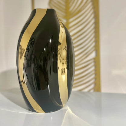 Ukrasna vazna Obsidian