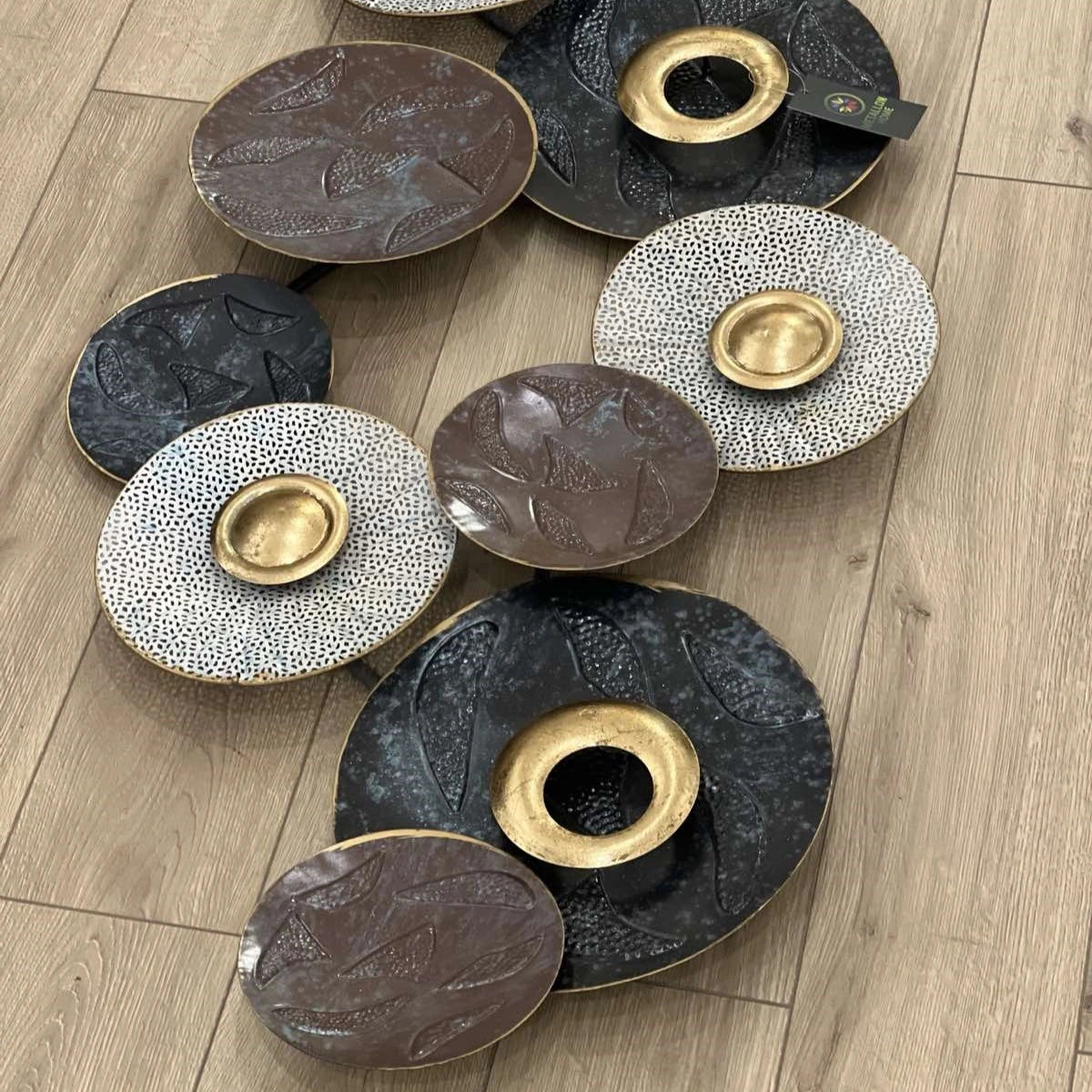 Zidna metalna dekoracija Plates