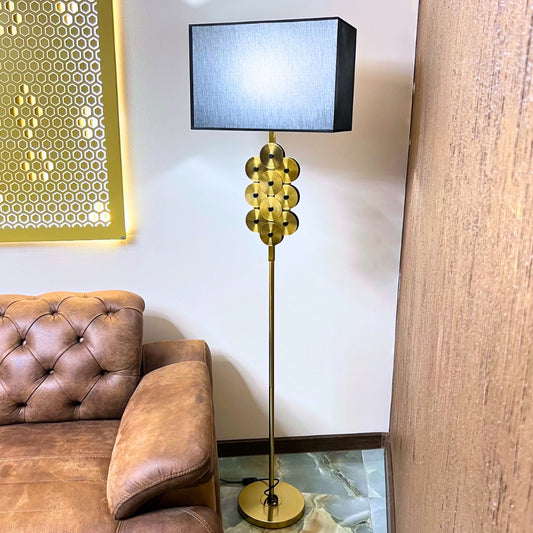 Podna lampa zlatna crni abazur